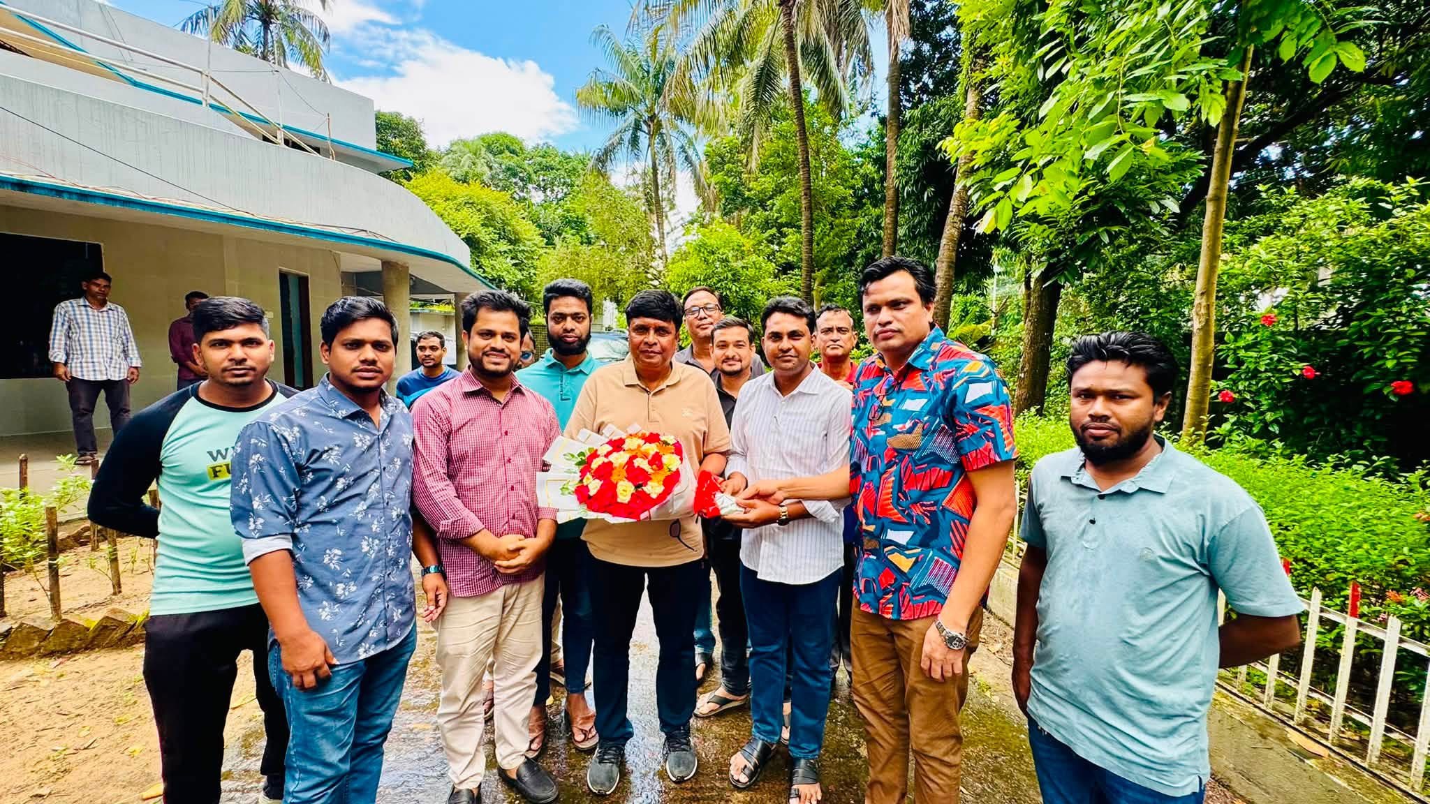 বাপাউবো মহাপরিচালকের সঙ্গে কক্সবাজার সিবিএ শাখা কমিটির সৌজন্য সাক্ষাৎ ও ফুলেল শুভেচ্ছা